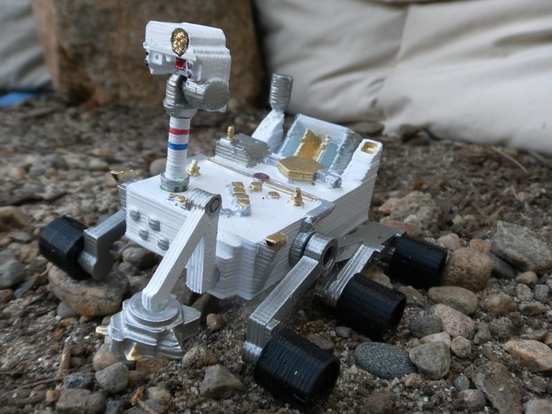 Mars Curiosity Rover – Build-and-Paint Exploration Model